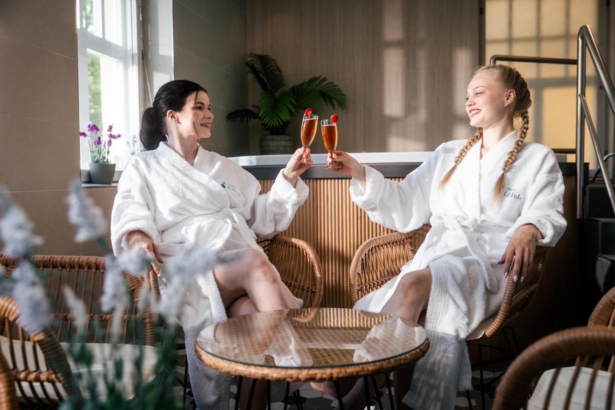 Hotelli Laehde ラッペーンランタ エクステリア 写真